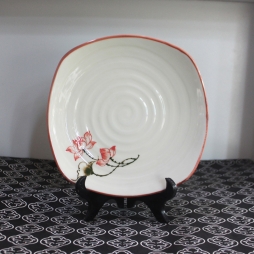 Đĩa ảo sứ vẽ tay Sen chỉ hồng cỡ S1 (Kem) Đĩa ảo sứ vẽ tay Sen chỉ hồng cỡ S1 (Kem)
