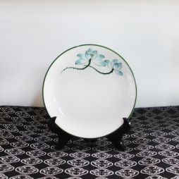 Đĩa sứ tròn Sen xanh vẽ tay phi 18cm (Trắng) Đĩa sứ tròn Sen xanh vẽ tay phi 18cm (Trắng)
