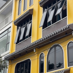 Ngói âm dương ánh thép lợp kiến trúc Indochine