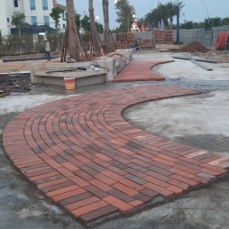 gạch lát sân vườn