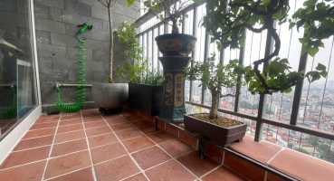 gạch lát ban công chung cư