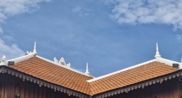 Ngói mũi hài men Carrot lợp kiến trúc tâm linh tại Campuchia