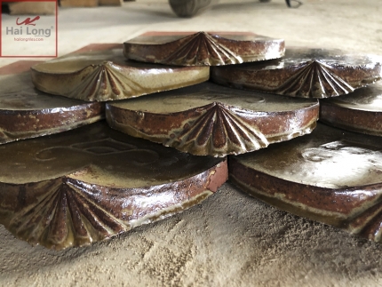 ngói mũi sò tráng men