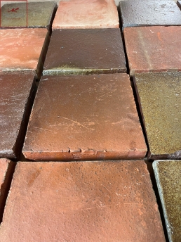 gạch lát sân nhà thờ