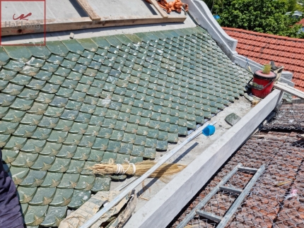 ngói hài cổ men xanh ngọc cổ